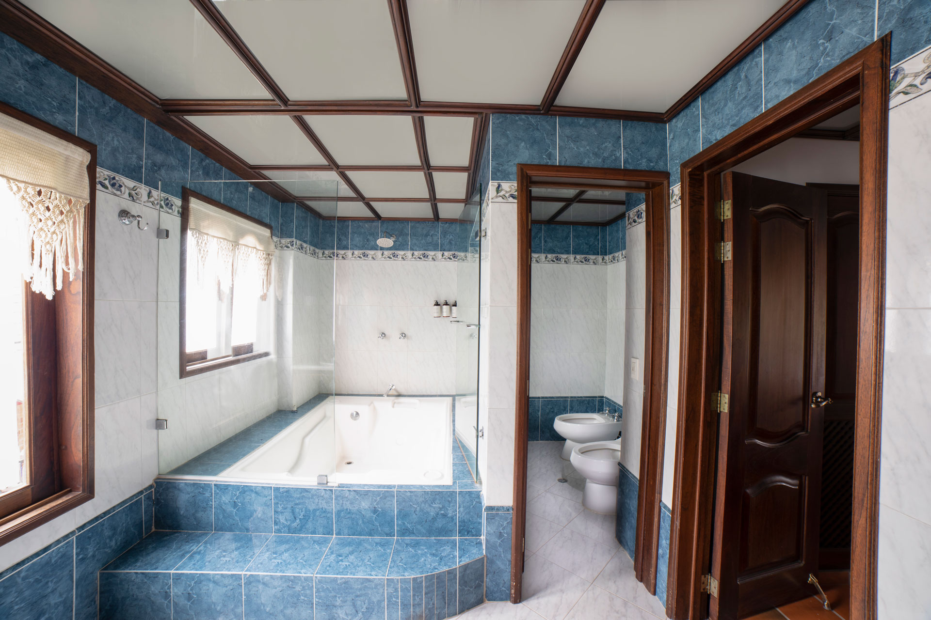 baño-principal-jacuzzi